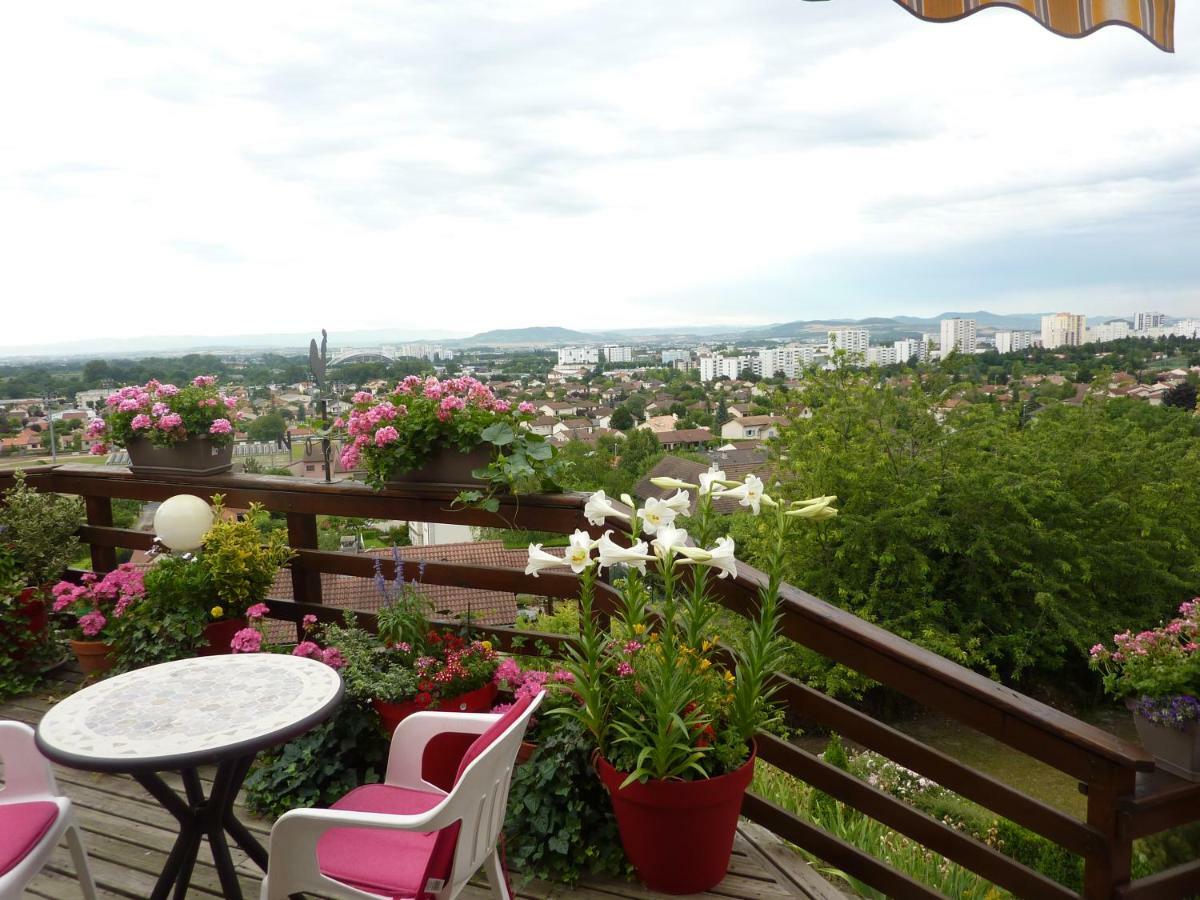 Joli petit Appart sur les Côtes de Cébazat/Clermont Ferrand Exterior foto