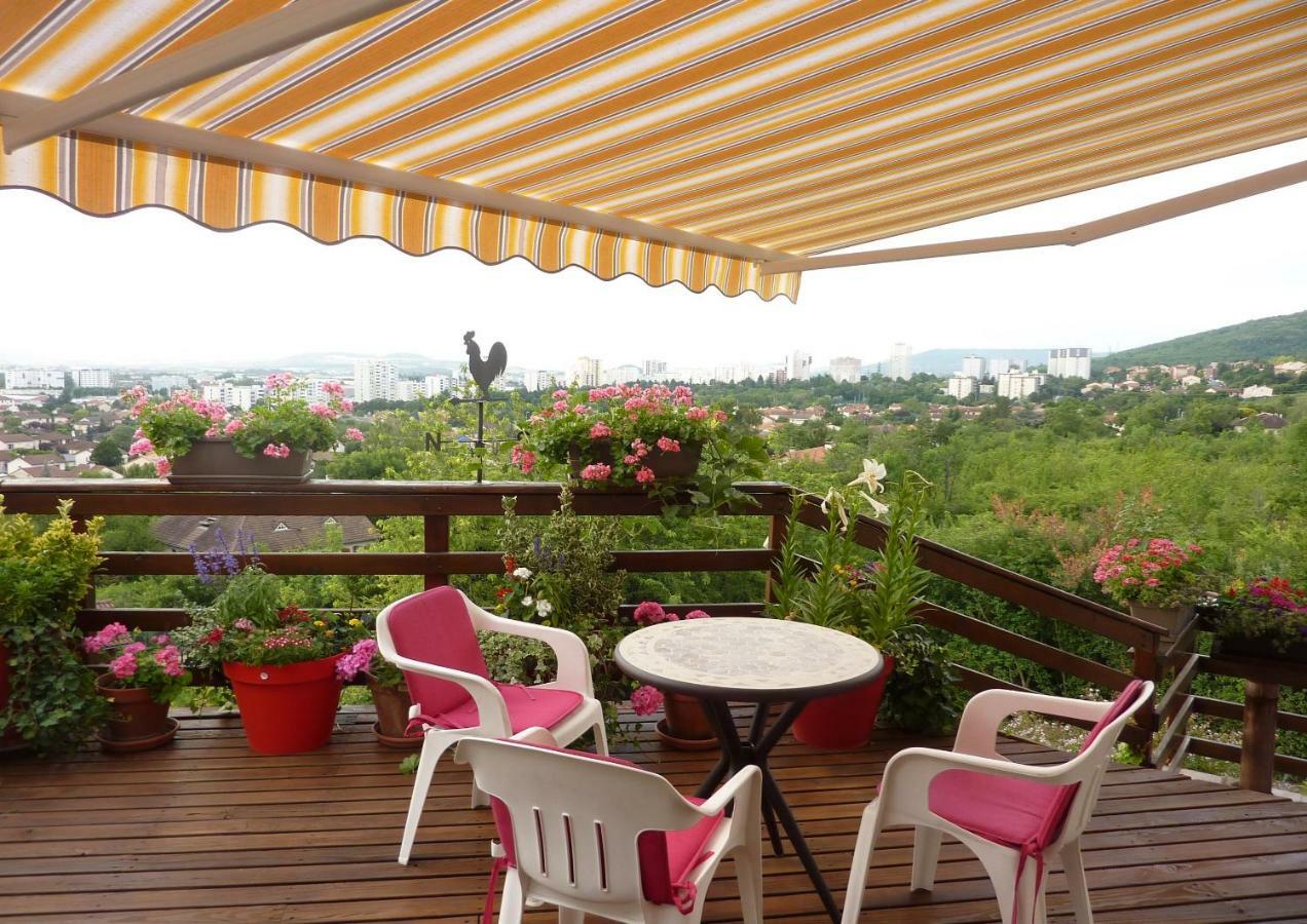 Joli petit Appart sur les Côtes de Cébazat/Clermont Ferrand Exterior foto
